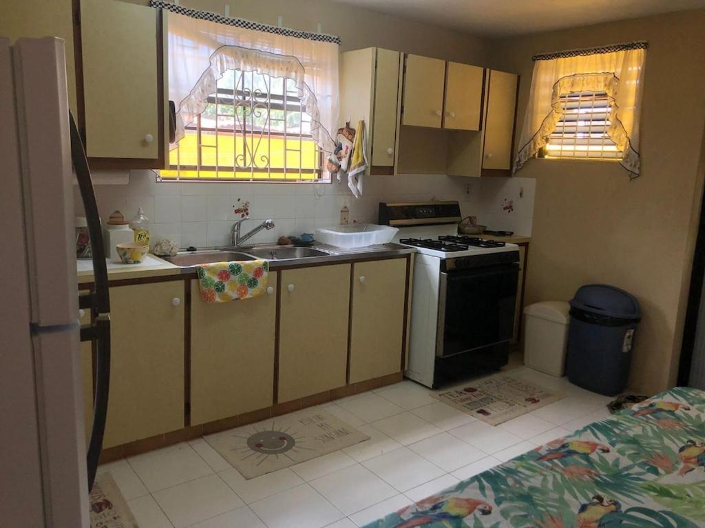فيلا Donamae 2 Story Barbados House بريدج تاون المظهر الخارجي الصورة