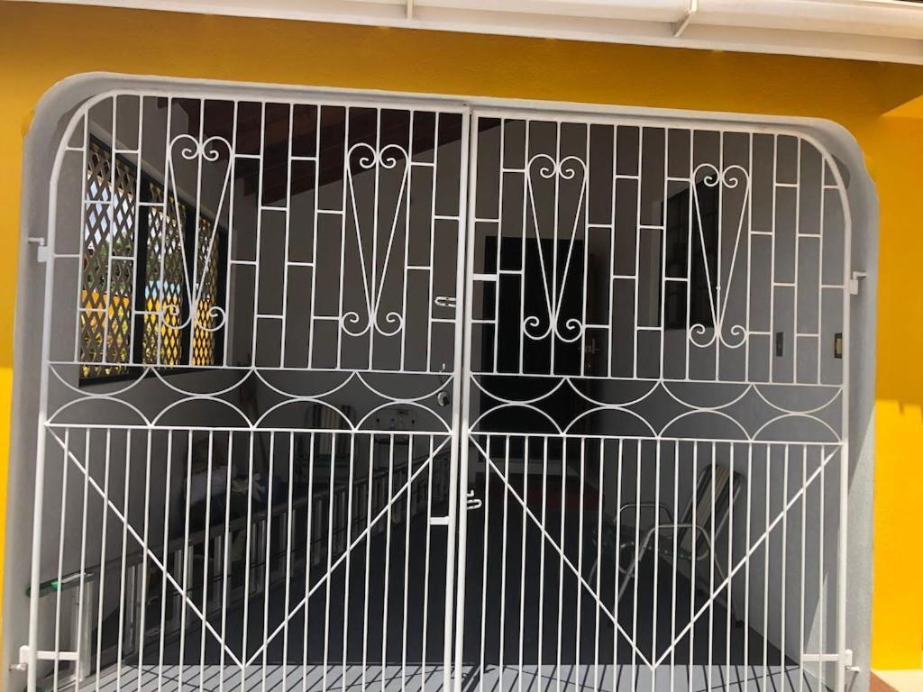 فيلا Donamae 2 Story Barbados House بريدج تاون المظهر الخارجي الصورة